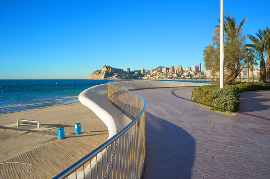 Promenadă în Benidorm